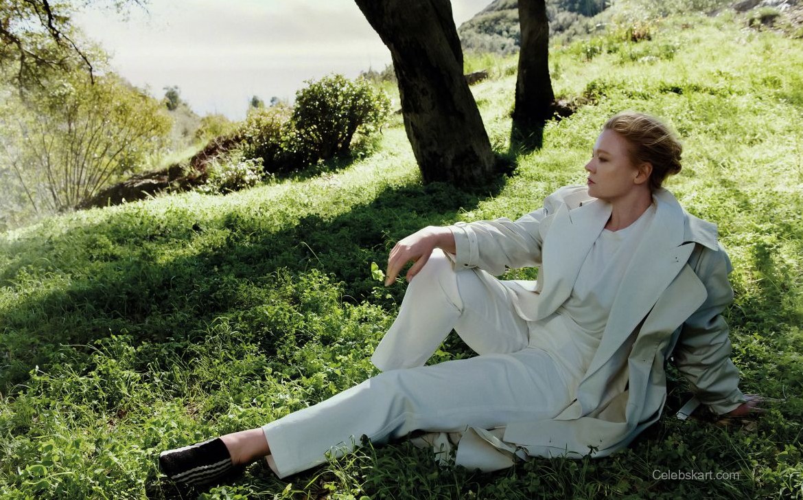 Sarah Snook Vogue China Feature, February 2026 2