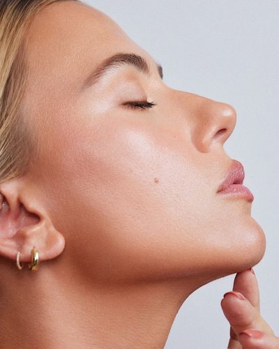 Scarlett Johansson looks stunning in stylish look