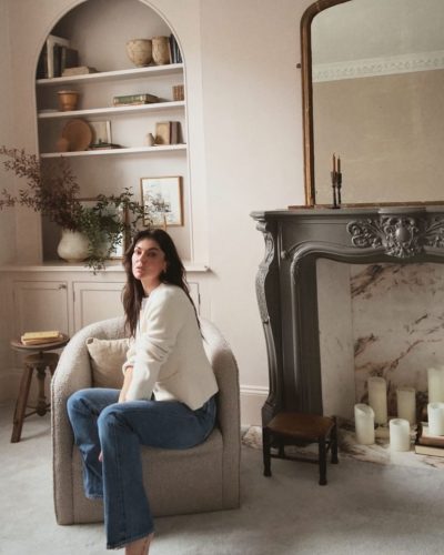 Serinda Swan looks stunning in stylish look