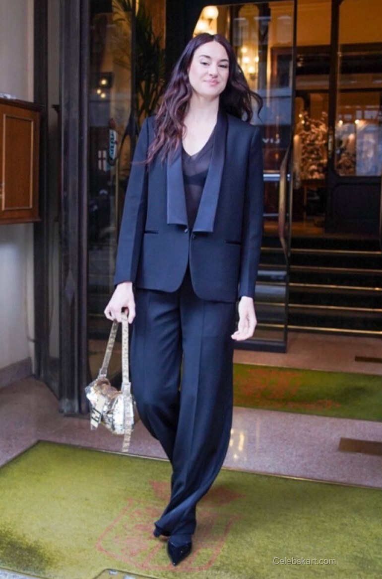 Shailene Woodley Leaves Her Hotel in Milan, February 2026 4