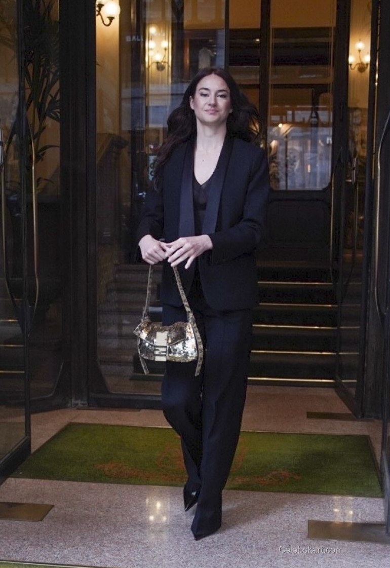Shailene Woodley Leaves Her Hotel in Milan, February 2026 7