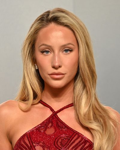 Alix Earle showcases stylish look