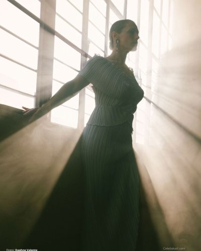 Amanda Righetti stuns in magazine look at appearance 2026