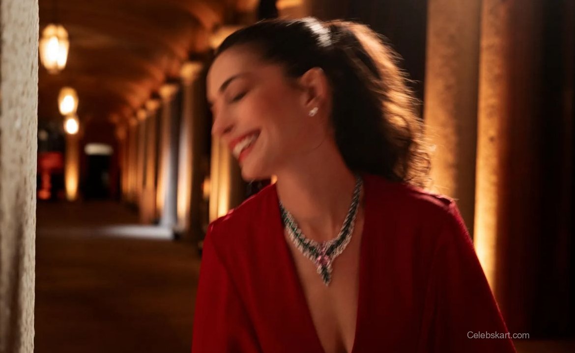 Anne Hathaway At Bvlgari Oscars Party 2026 5