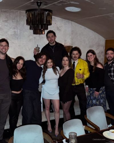 Ariel Winter looks stunning in stylish look