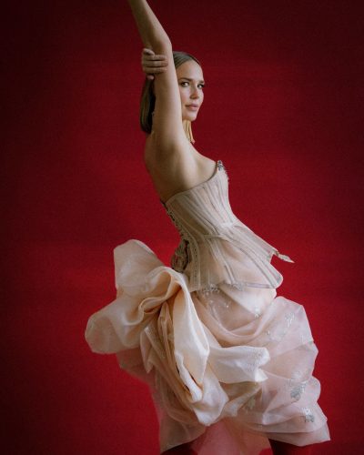 Arielle Kebbel turns heads in stylish look