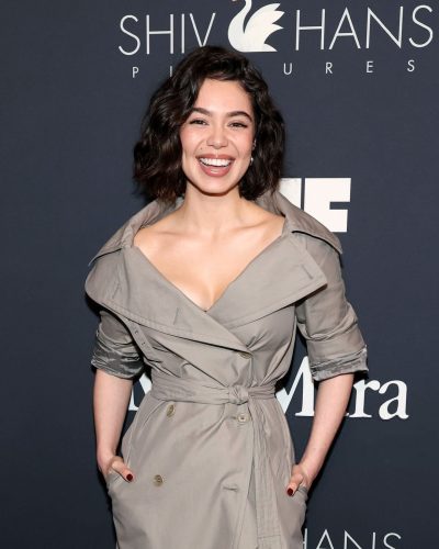 Auli’i Carvalho with minimal jewelry for a refined touch