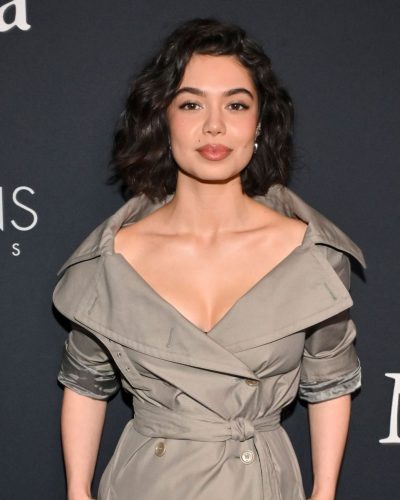 Auli’i Carvalho styled with soft waves and natural makeup