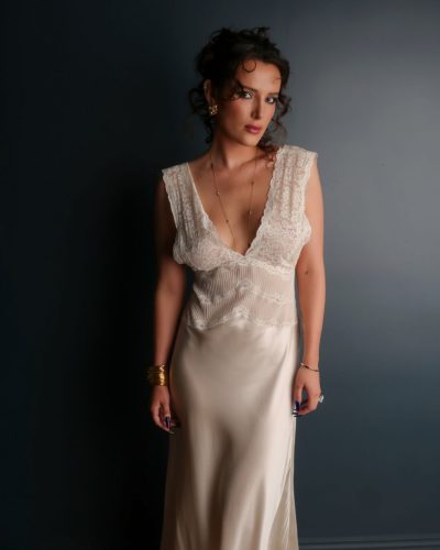 Bella Thorne stuns in stylish look at appearance 2026