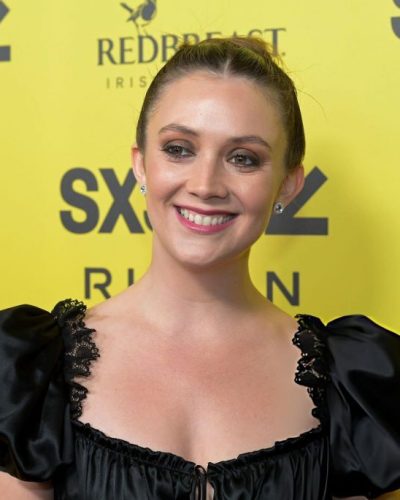 Billie Lourd stuns in stylish look at premiere 2026