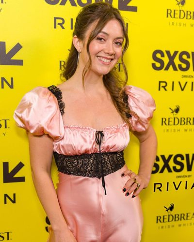 Billie Lourd looks stunning in stylish look