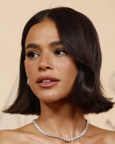 Bruna Marquezine turns heads in stylish look