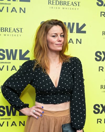 Cassidy Freeman turns heads in stylish look