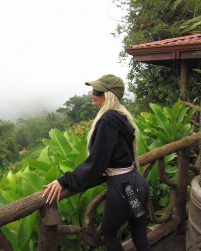 Christina Aguilera – Stunning Party Look 2023 3