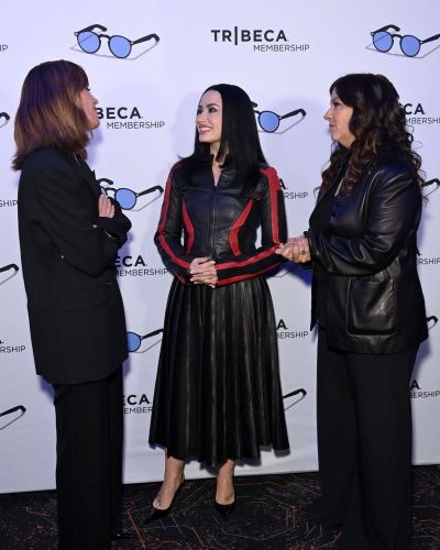 Demi Lovato turns heads in stylish look