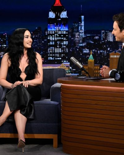 Demi Lovato turns heads in stylish look