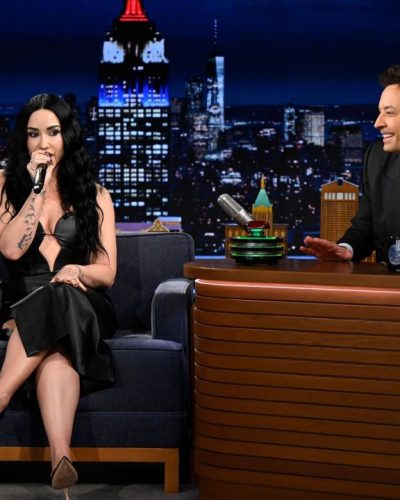 Demi Lovato showcases stylish look