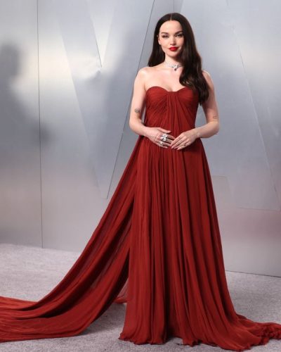 Dove Cameron stuns in stylish look at appearance 2026