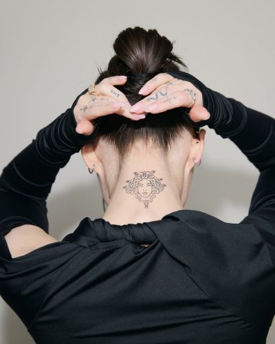 Dove Cameron looks stunning in stylish look