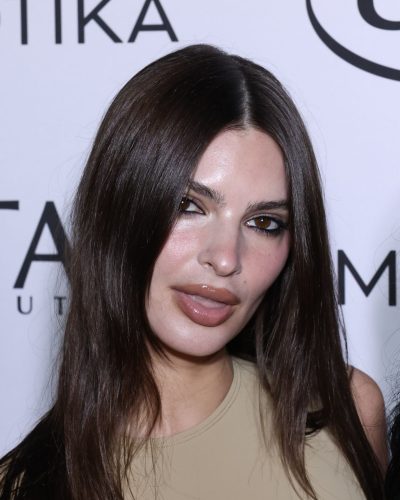 Emily Ratajkowski At Cymbiotika Launch In 2023 5