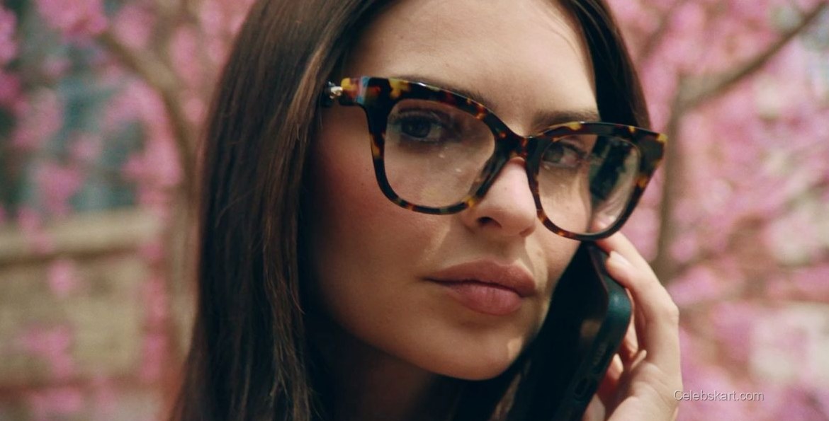 Emily Ratajkowski Shines In Tory Burch Fashion, March 2026 3