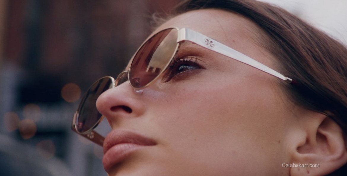 Emily Ratajkowski Shines In Tory Burch Fashion, March 2026 5