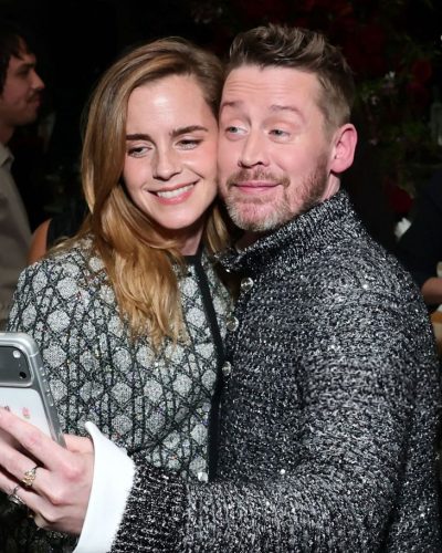 Emma Watson in classic black heels and natural makeup