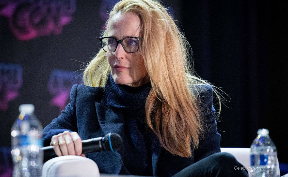 Gillian Anderson at Awesome Con Panel, 2026 2