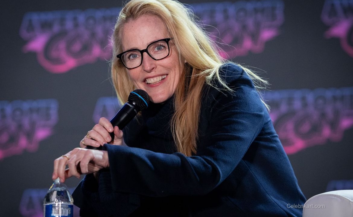 Gillian Anderson at Awesome Con Panel, 2026 3
