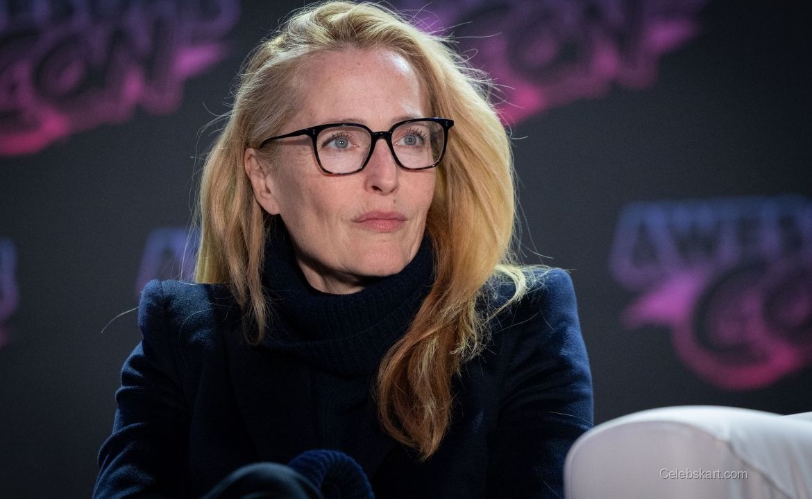 Gillian Anderson at Awesome Con Panel, 2026 4