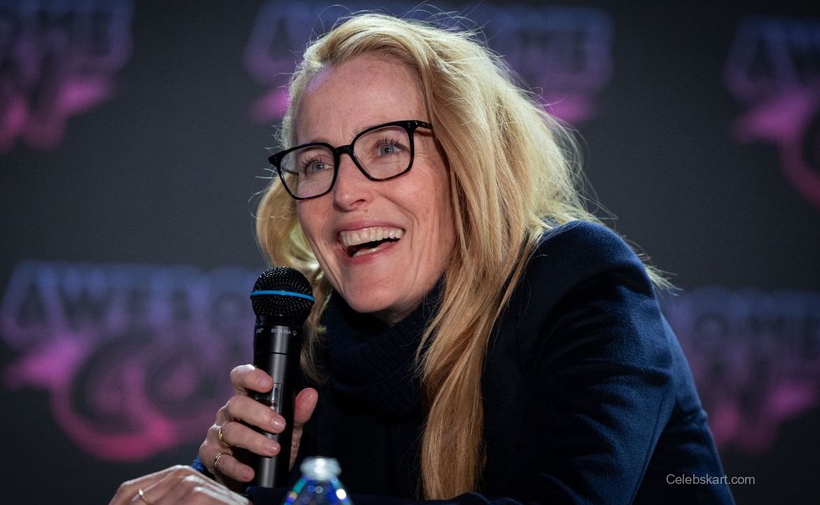 Gillian Anderson at Awesome Con Panel, 2026 5