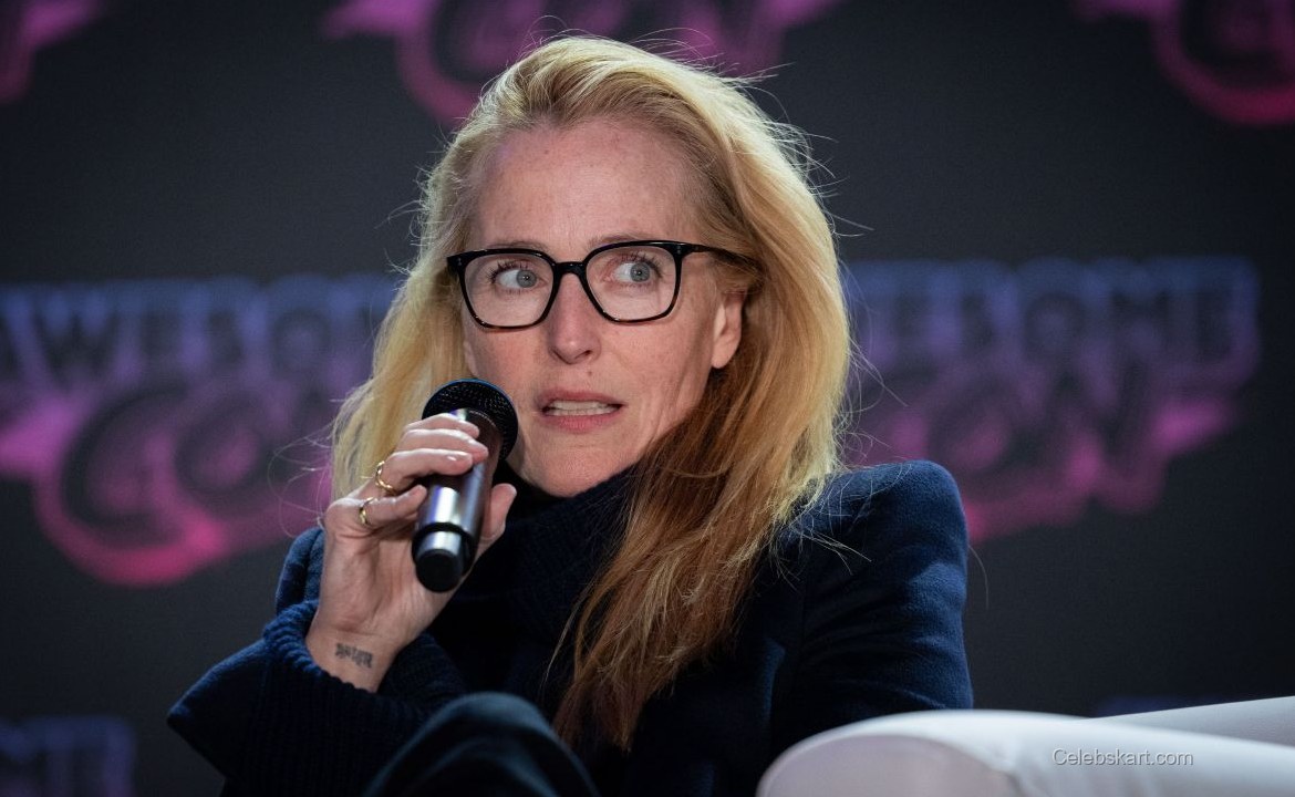 Gillian Anderson at Awesome Con Panel, 2026 6