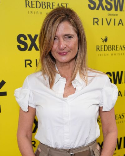 Gina Mingacci turns heads in stylish look