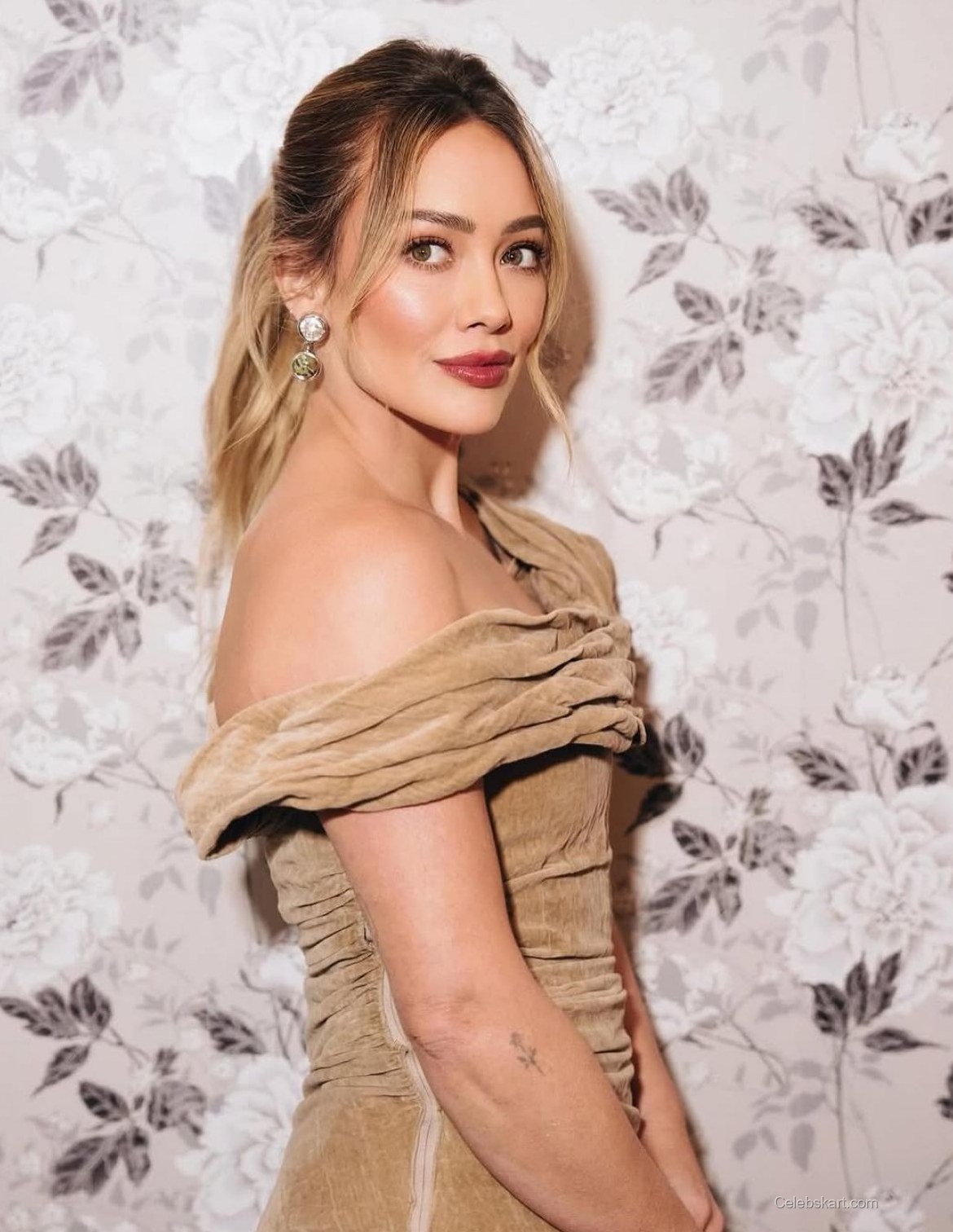 Hilary Duff Steals The Spotlight On The Drew Barrymore Show, March 2026 1