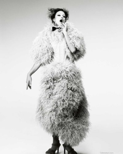 Irina Shayk showcases stylish look