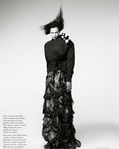 Irina Shayk turns heads in stylish look