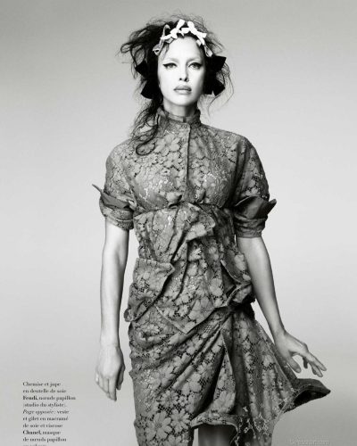 Irina Shayk looks stunning in stylish look