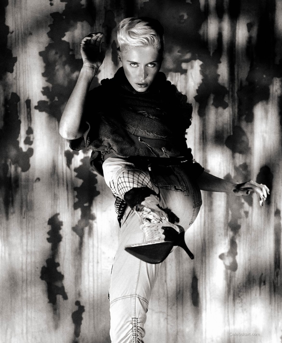 Iris Law Shines At Vogue Uk X Ebay Event 2026 5