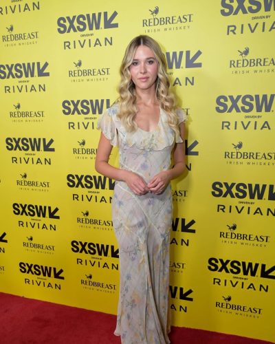 Isabel May looks stunning in stylish look