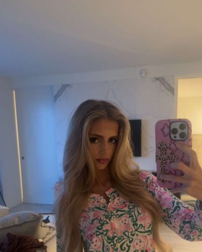 Izzy Darnell turns heads in stylish look