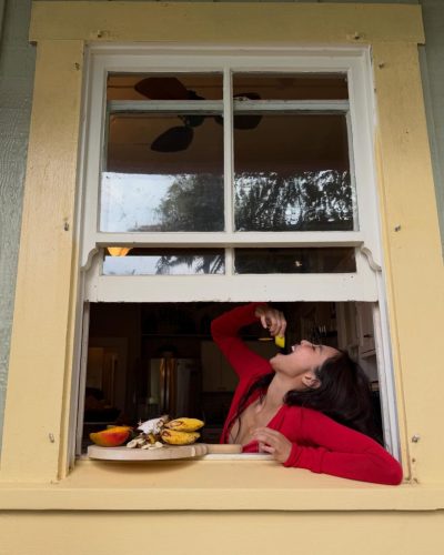 Jennie Kim At Frankies Bikini Party 2026: Stylish Look 16