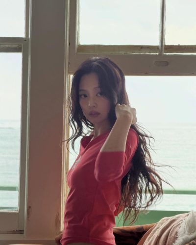 Jennie Kim At Frankies Bikini Party 2026: Stylish Look 8