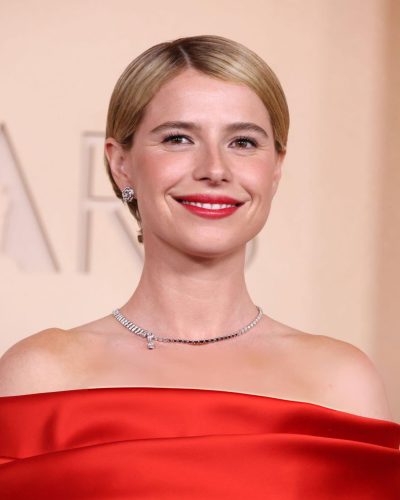 Jessie Buckley stuns in stylish look at appearance 2026