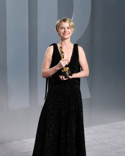 Jessie Buckley turns heads in stylish look