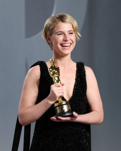 Jessie Buckley showcases stylish look