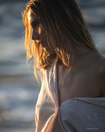 Kari Riley wearing casual beach trousers with soft fabric.