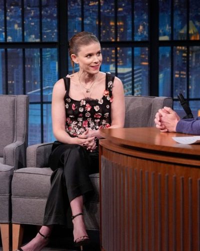 Kate Mara looks stunning in stylish look
