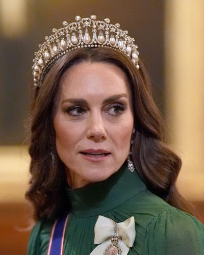 Kate Middleton turns heads in stylish look