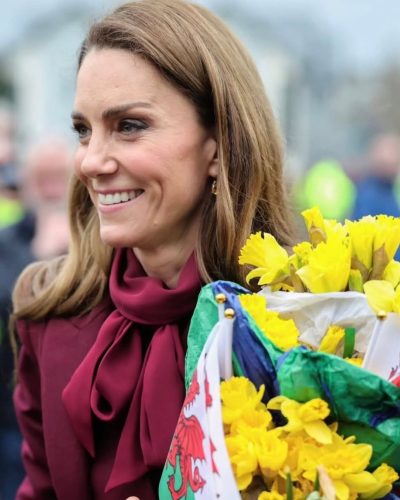 Kate Middleton natural makeup accentuating sparkling blue eyes