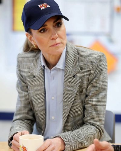 Kate Middleton with subtle makeup featuring light blush and mascara